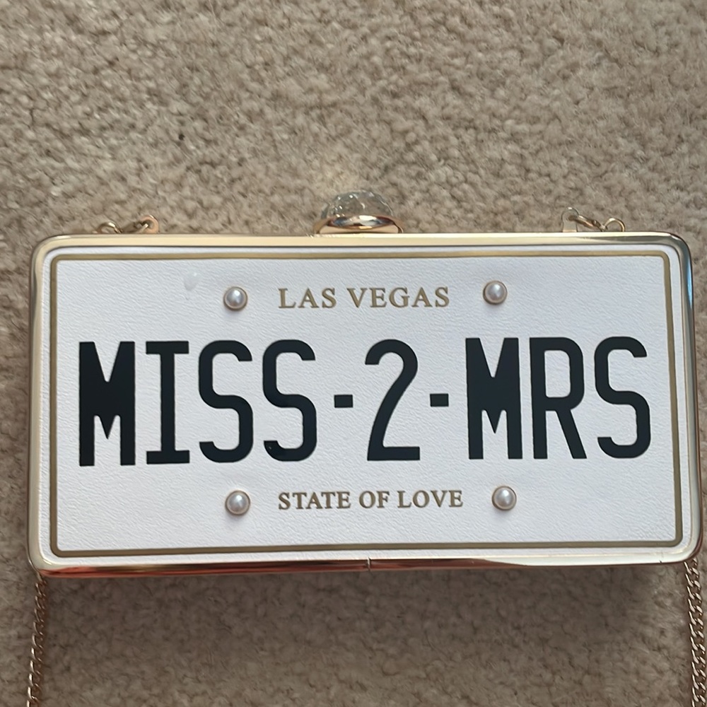 ALDO Mowery MISS-2-MRS Box Clutch
